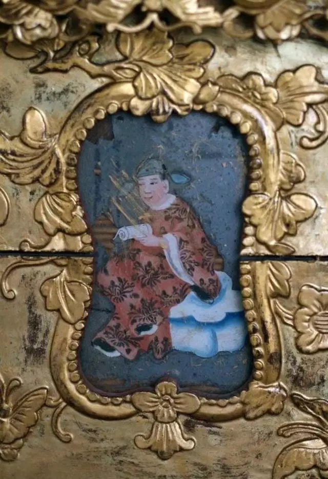 Antique & Art Exchange