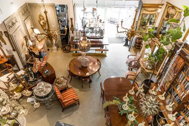 Antique & Art Exchange