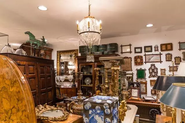 Antique & Art Exchange