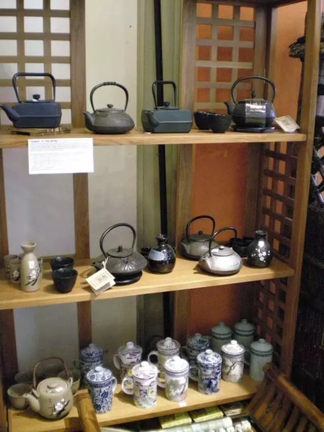Tokyo Futon & Tea