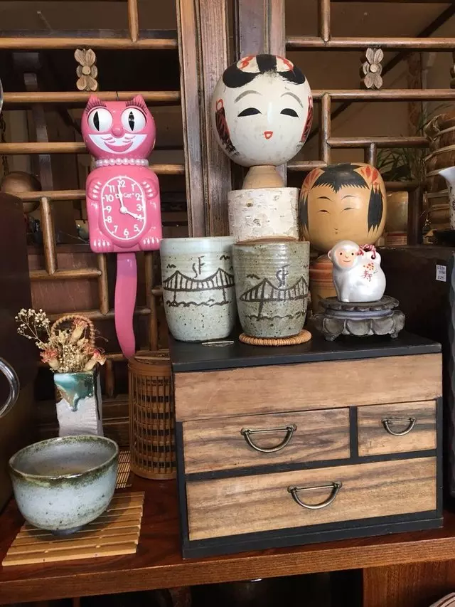 Tokyo Futon & Tea