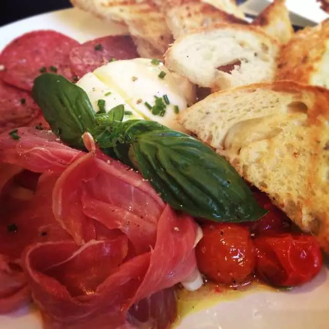 Noeteca Wine Bar