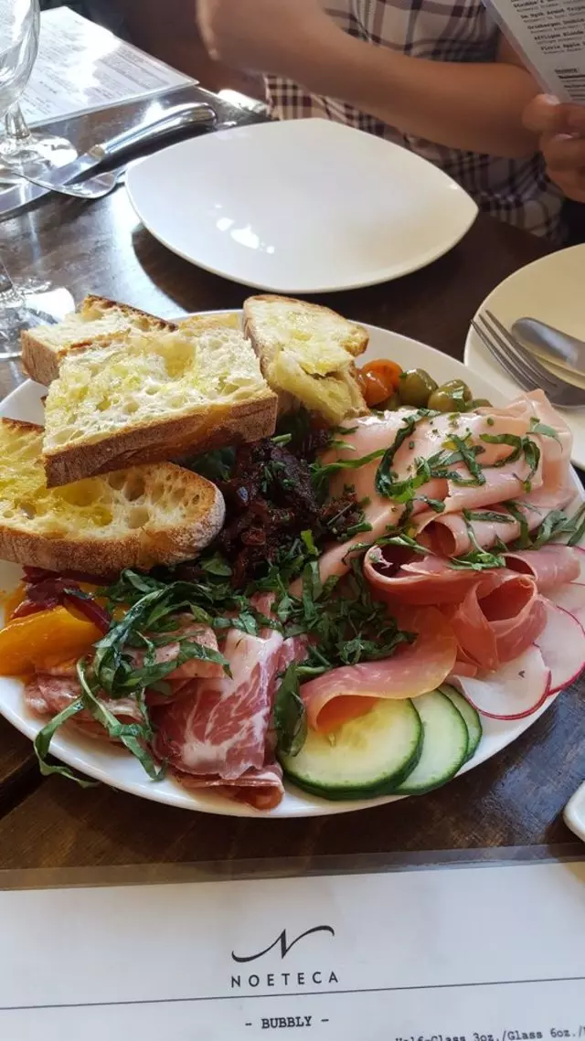 Noeteca Wine Bar
