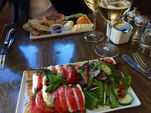 Noeteca Wine Bar