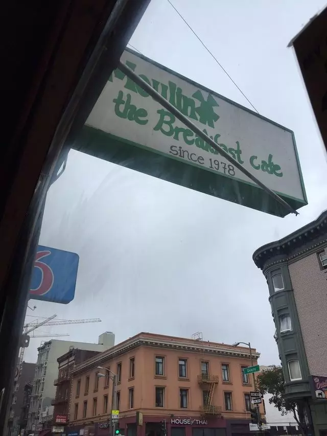 Moulin Rouge Restaurant