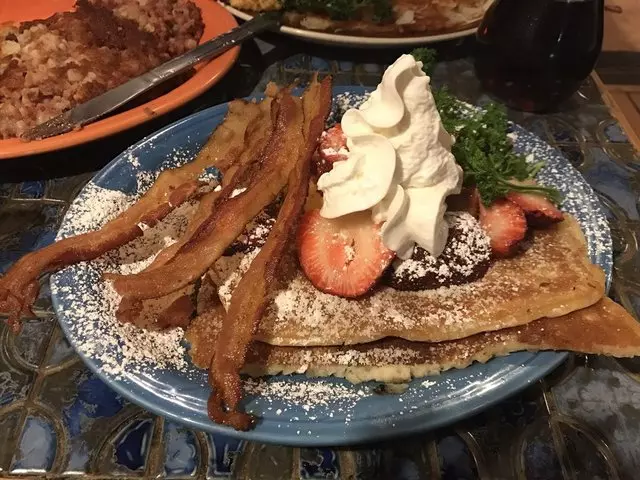 Moulin Rouge Restaurant
