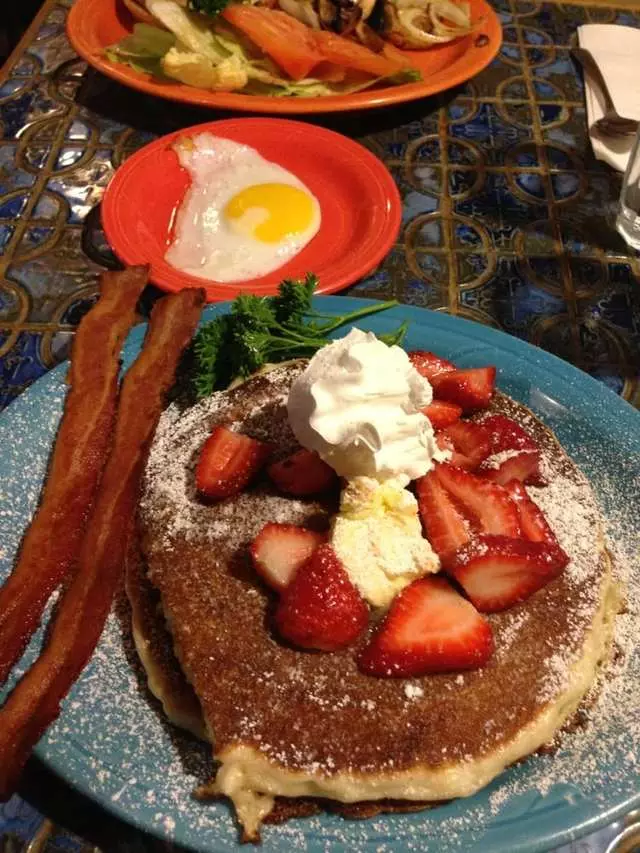 Moulin Rouge Restaurant