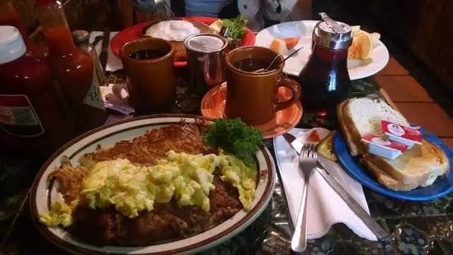 Moulin Rouge Restaurant