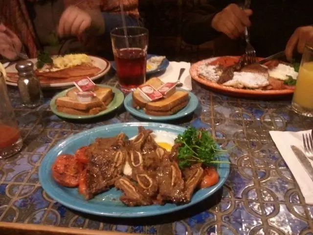 Moulin Rouge Restaurant