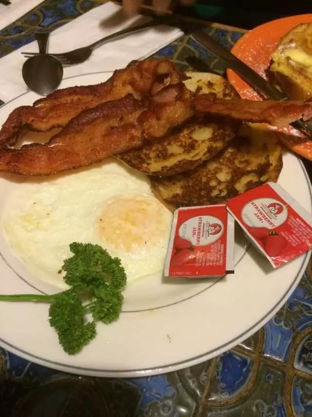 Moulin Rouge Restaurant