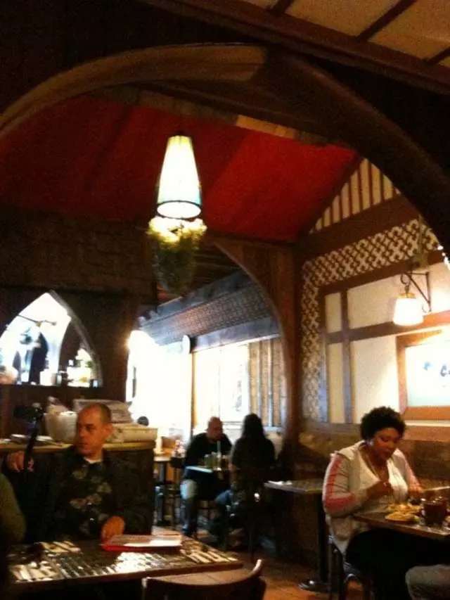 Moulin Rouge Restaurant