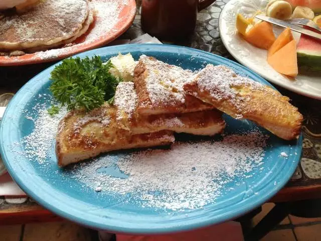 Moulin Rouge Restaurant