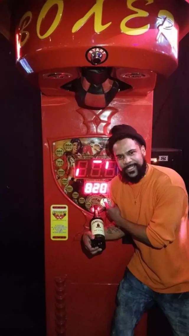 3910