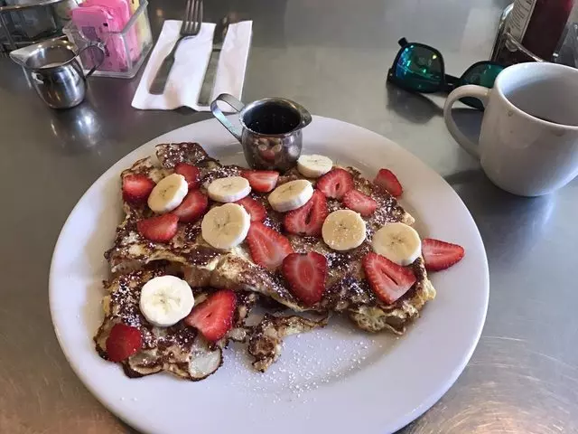 Toast Eatery