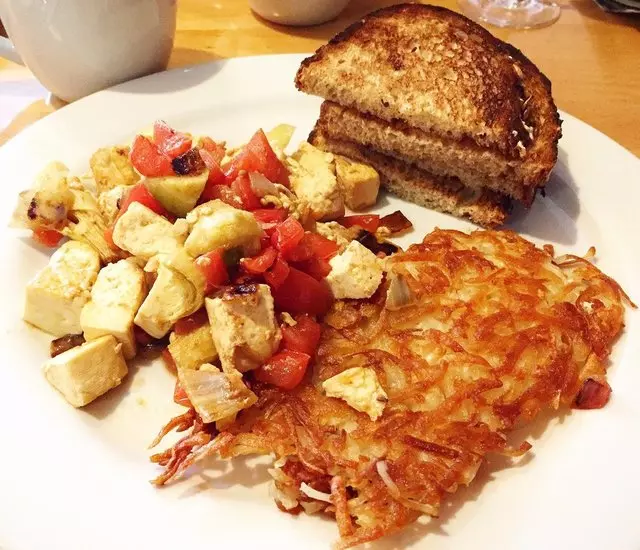 Toast Eatery