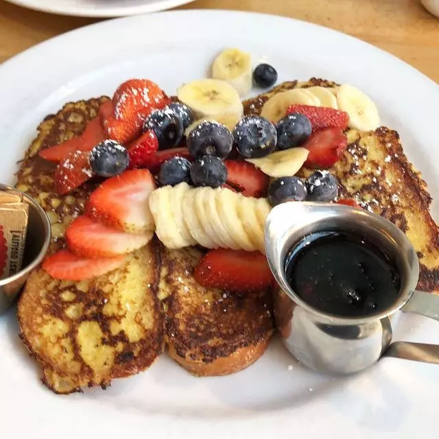 Toast Eatery
