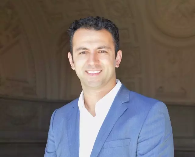 Arsen Sarapinian, JD