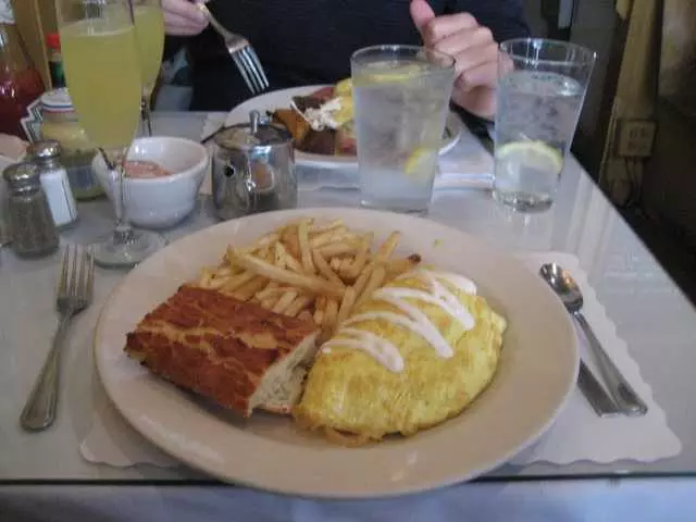Curbside Cafe