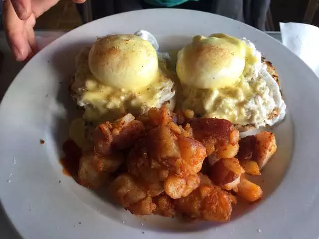 Curbside Cafe