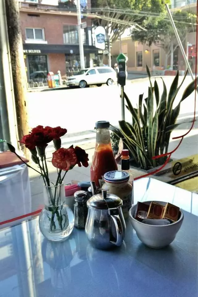 Curbside Cafe