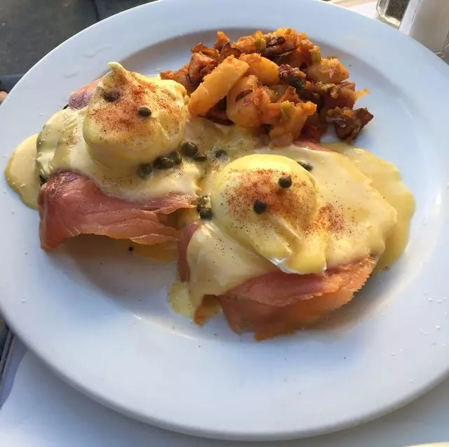 Curbside Cafe