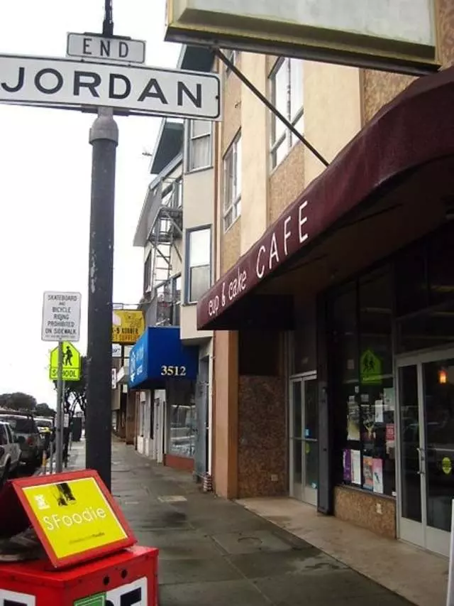 Cup & Cake Cafe