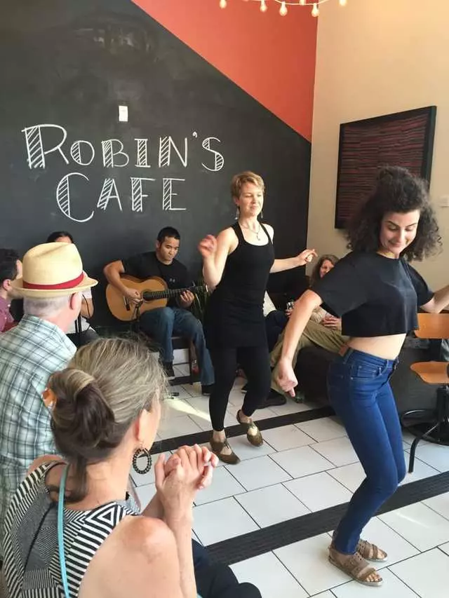Robin’s Cafe