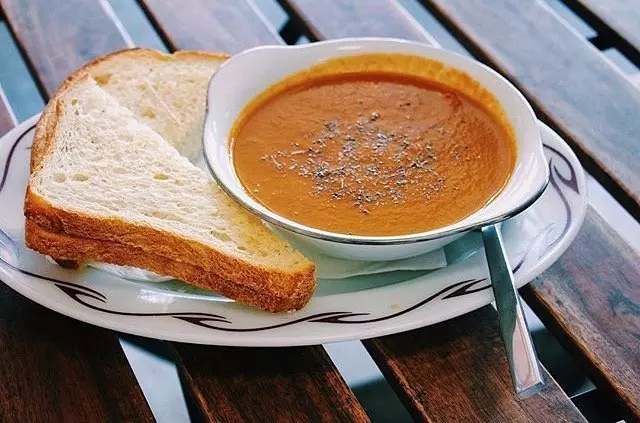 Robin’s Cafe