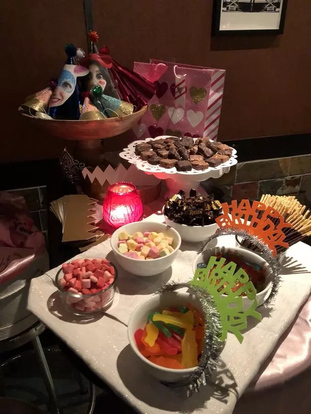 Bar 821