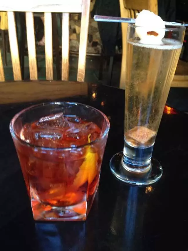Bar 821