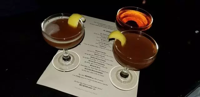 Bar 821