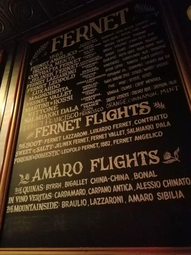 Bar 821