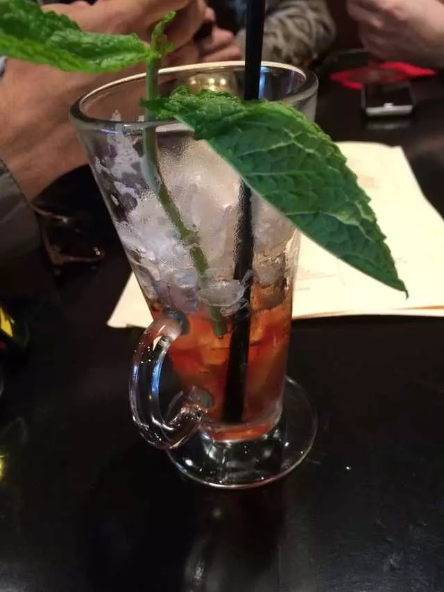 Bar 821