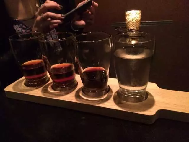 Bar 821