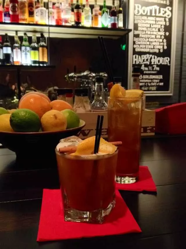Bar 821