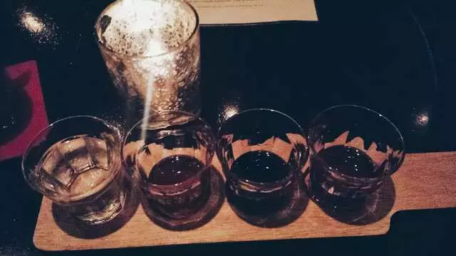 Bar 821
