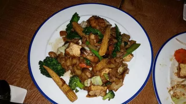 Saap Ver Authentic Thai Cuisine