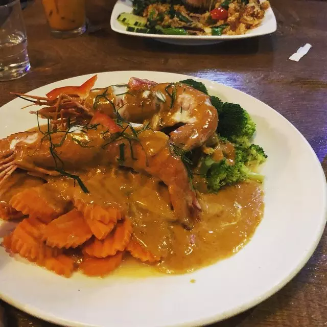 Saap Ver Authentic Thai Cuisine