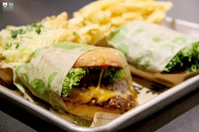 Super Duper Burgers