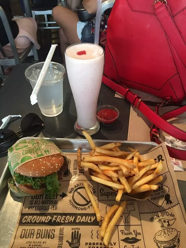 Super Duper Burgers