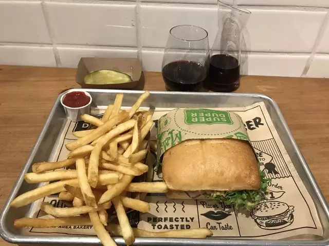 Super Duper Burgers