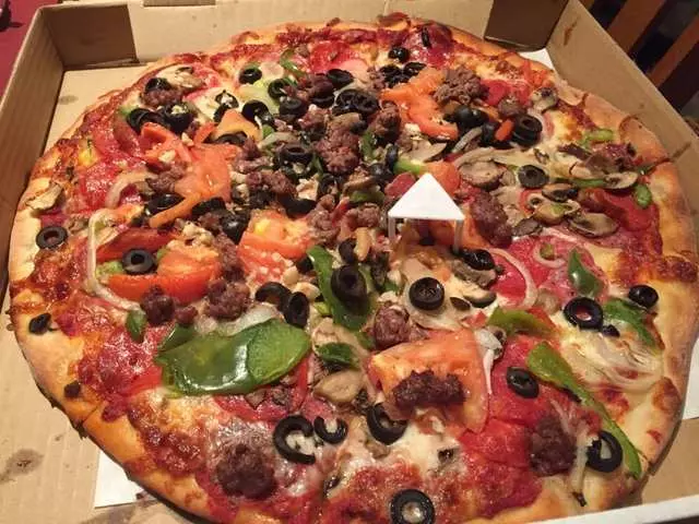 Serrano’s Pizza