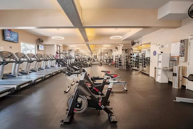 Live Fit Gym - Valencia Street