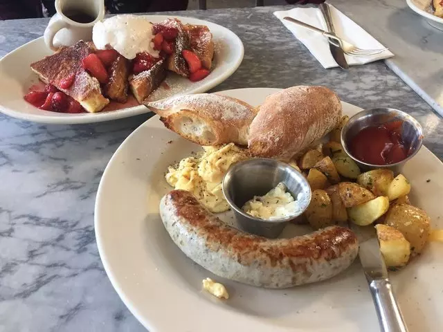 Universal Cafe