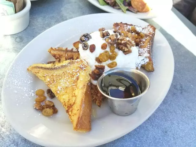 Universal Cafe