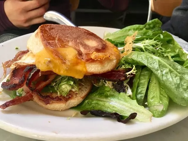 Universal Cafe