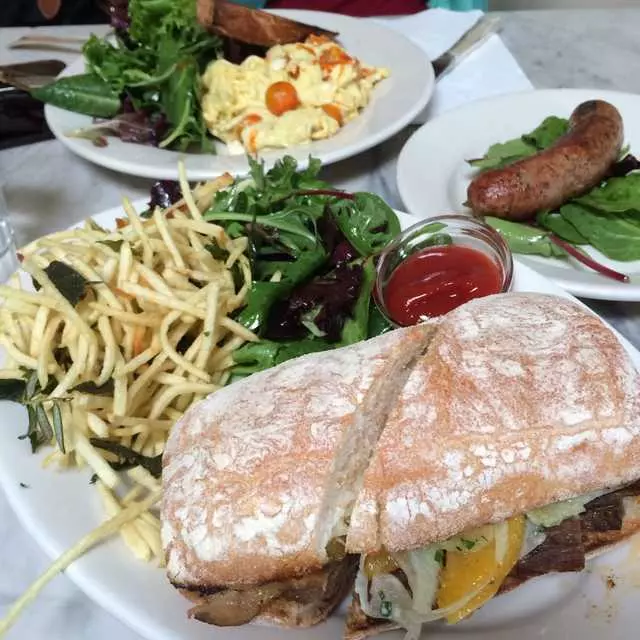 Universal Cafe