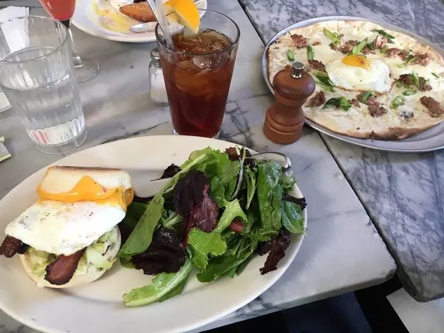 Universal Cafe