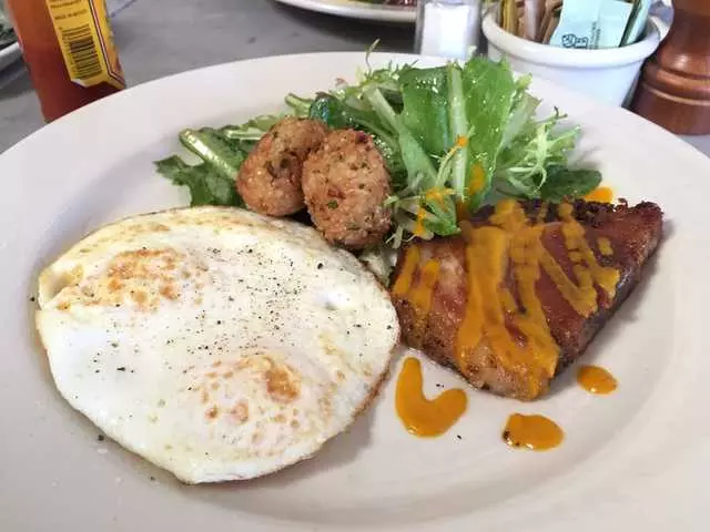 Universal Cafe