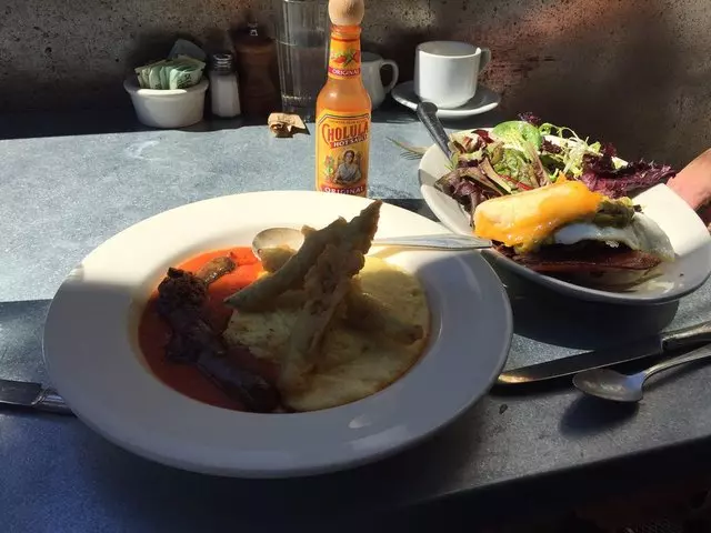Universal Cafe
